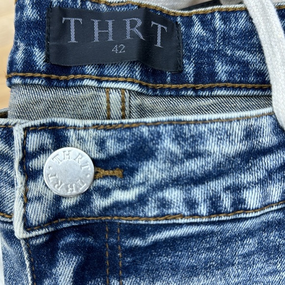THRT DENIM WHEAT Light-wash Skinny Jeans - Picture 5 of 5